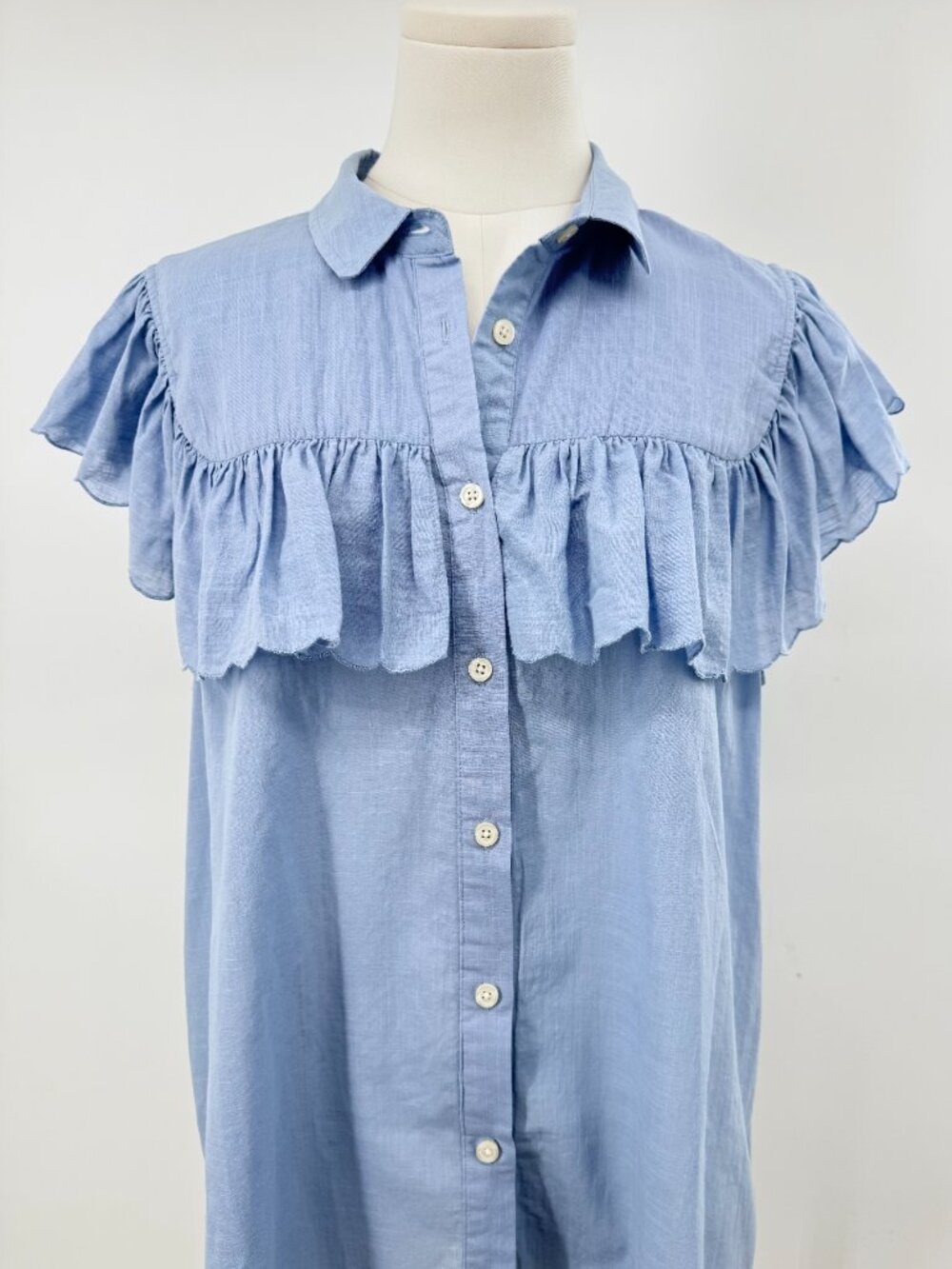 The Great. Scallop Campfire Top Blue Cotton Ruffle Blouse Sleeveless Button up L